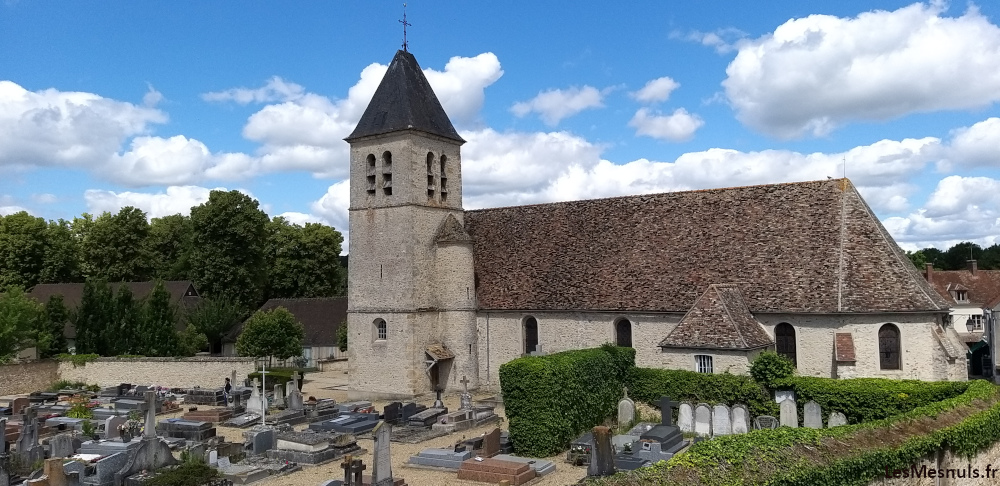 Eglise Saint-Eloi Les Mesnuls 78490 Les Yvelines et son cimetière avant l'agrandissement en 2023